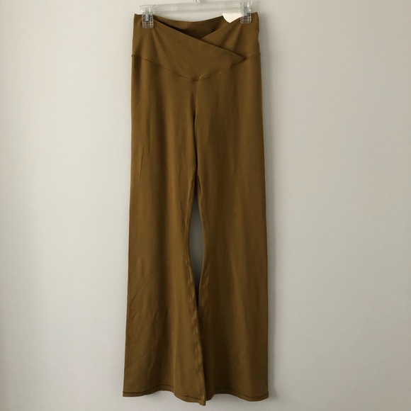 OFFLINE By Aerie Real Me High Waisted Crossover Flare Legging - Picture 2 of 7